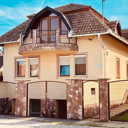 Aranyló apartmanház Hajdúszoboszló Exterior foto
